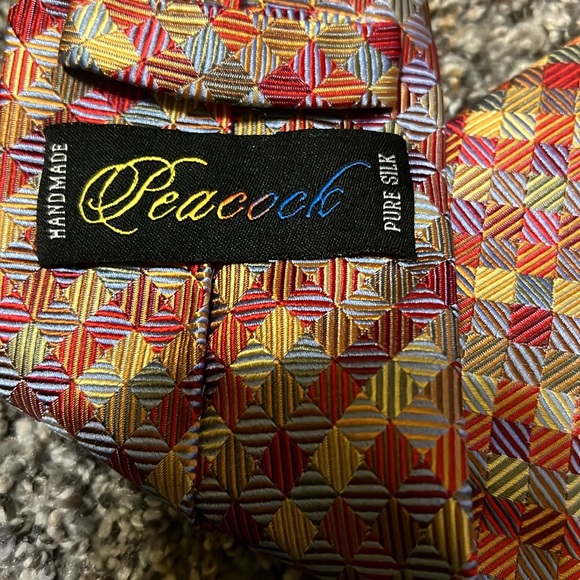 Handmade Peacock 100% silk diamond tie - Picture 5 of 5
